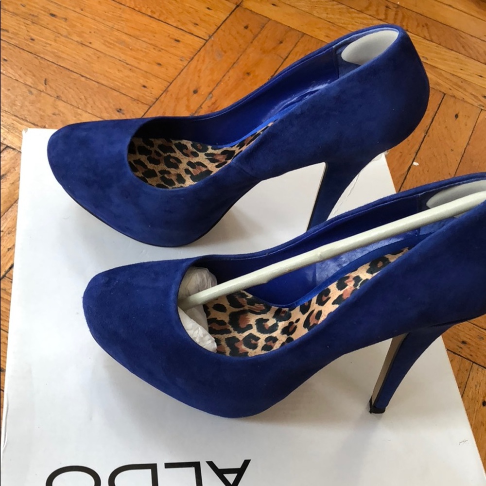 Aldo pump style heels 👠 blue suede